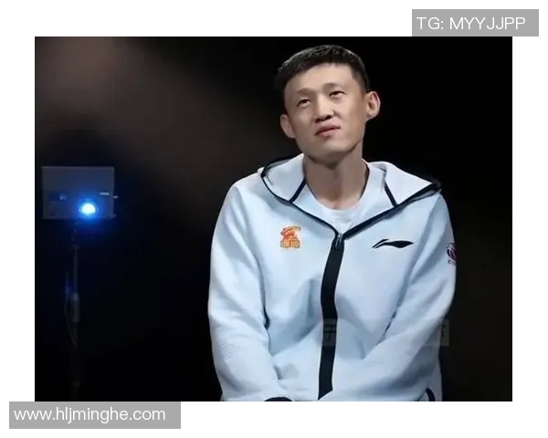 周鹏：从篮球场上的拼搏者到生活中的榜样，展现不屈精神与坚持信念